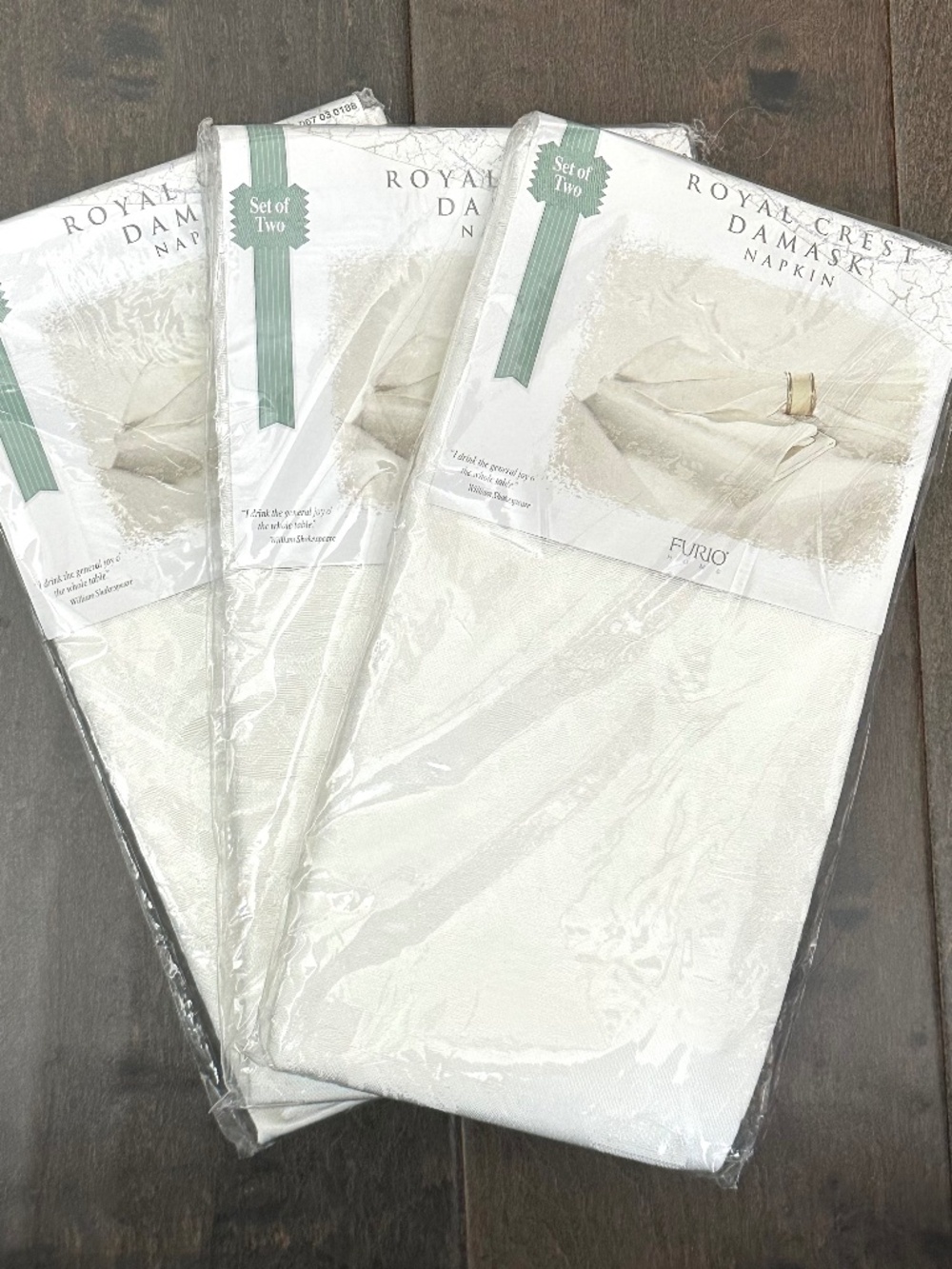 VTG Furio Home Royal Crest Damask White Cloth Napkins Set of 6 (3 Packs of 2)